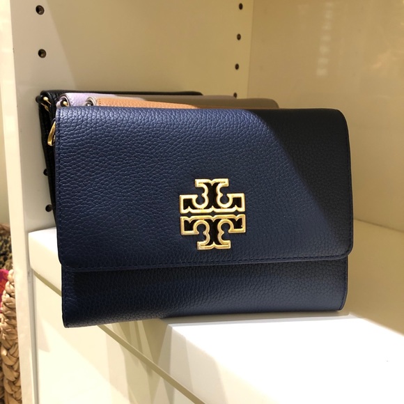 Tory Burch Britten Chain Wallet - Picture 10 of 10